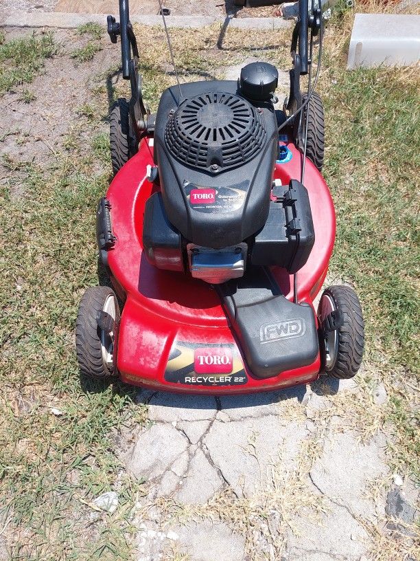 Toro Recycler 22inch Front Wheeel Self Propelled Lawn Mower 