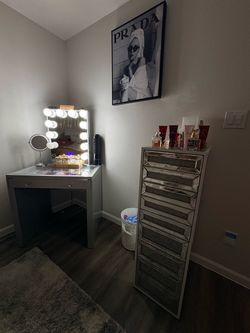 Glam vanity set !