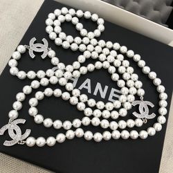 Authentic Chanel White Gold Diamond and Pearl Necklace for Sale in  Charleston, SC - OfferUp