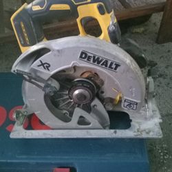 Dewalt Saw