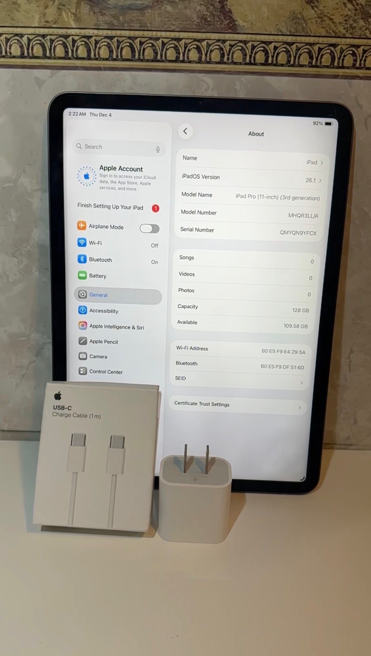 iPad Pro M1 w/ Original Charger