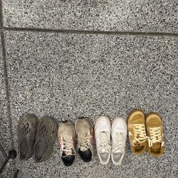 Waffle 8.5 US Air Force’s 7.5 US New Balance 9.5 US Yeezys 9.5 Us