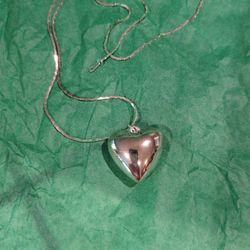 15" Silver Heart Costume Jewelry Necklace 