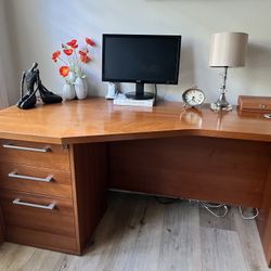 Wooden Office Table With Chair