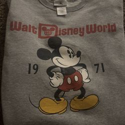 Long Sleeve Sweatshirt 