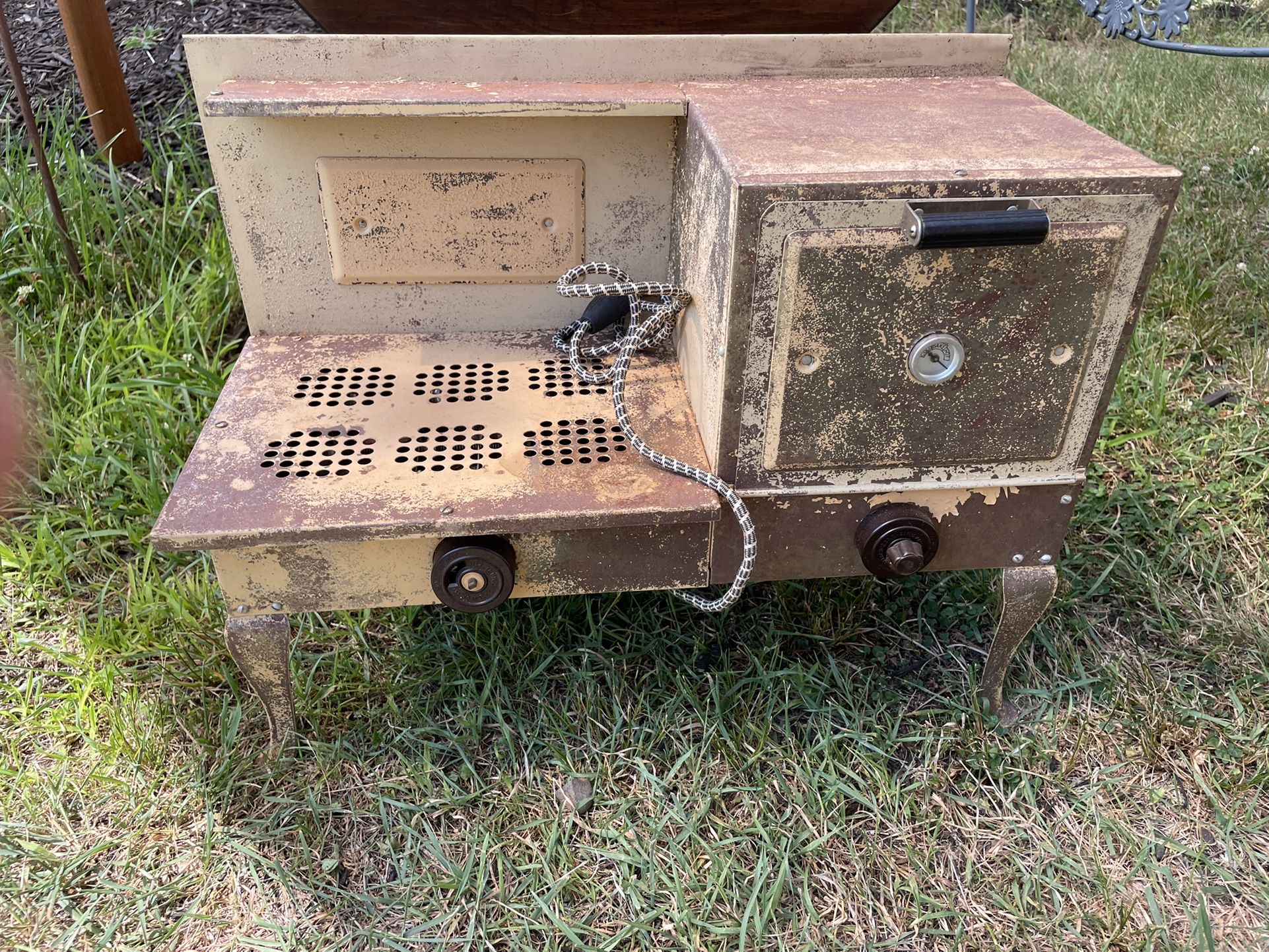 Antique Doll Stove