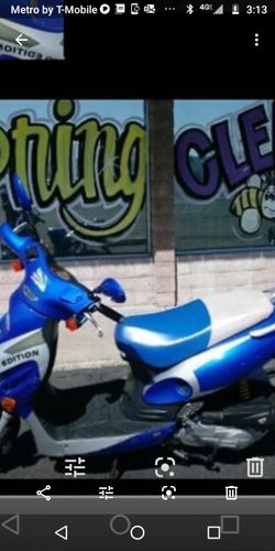 2011 Scooter / moped in great condition