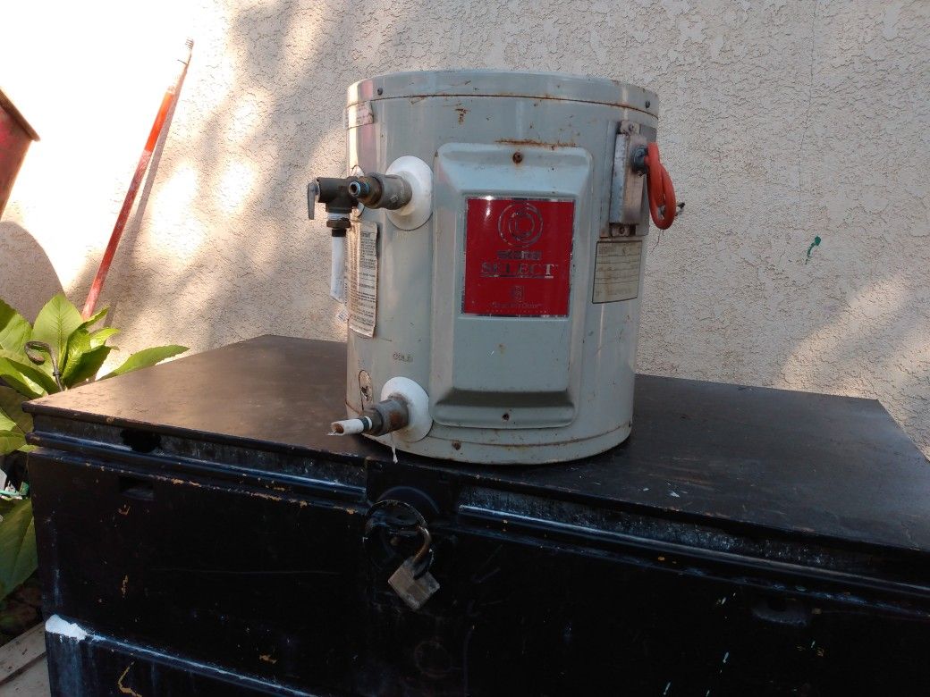 State select water heater for Sale in Los Angeles, CA - OfferUp