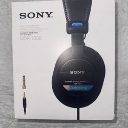 Sony MDR-7506 Closed-back Professional Headphones