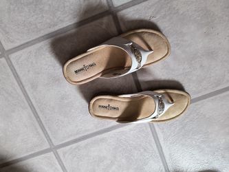 Minnetonka Sandles!!