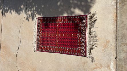 Original hand knotted Turkmen wool rug