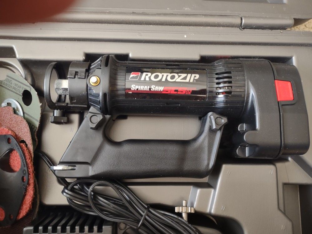 New Rotozip Spiral Saw Kit