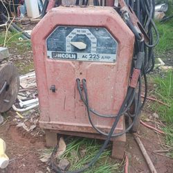 Lincoln ARC WELDER AC 225 AMP