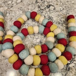 FELTED GARLAND 6 FT