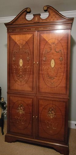 This is a vintage Drexel Heritage armoire