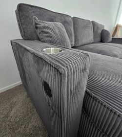 New sleeper sectional couch / free delivery