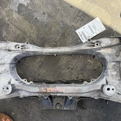 Lexus IS200 Rear crossmember under carrier front 2011 - 2019 ; J435