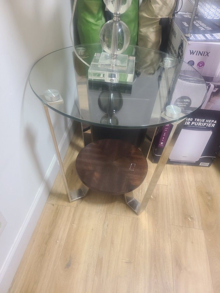 End Table And Lamp