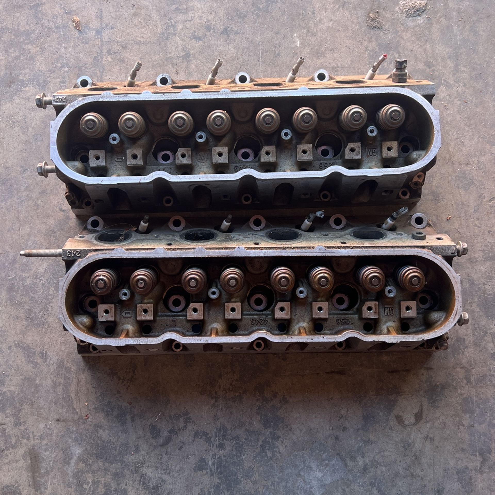 Pair GM GMC Chevy 5.3 5.7 6.0 LS6 LS2 Cylinder Heads Casting #243