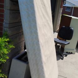 Twin size box spring