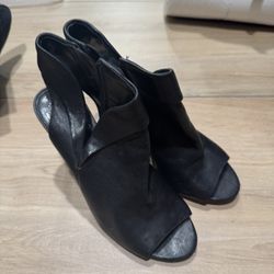 Vince Camuto Booties 