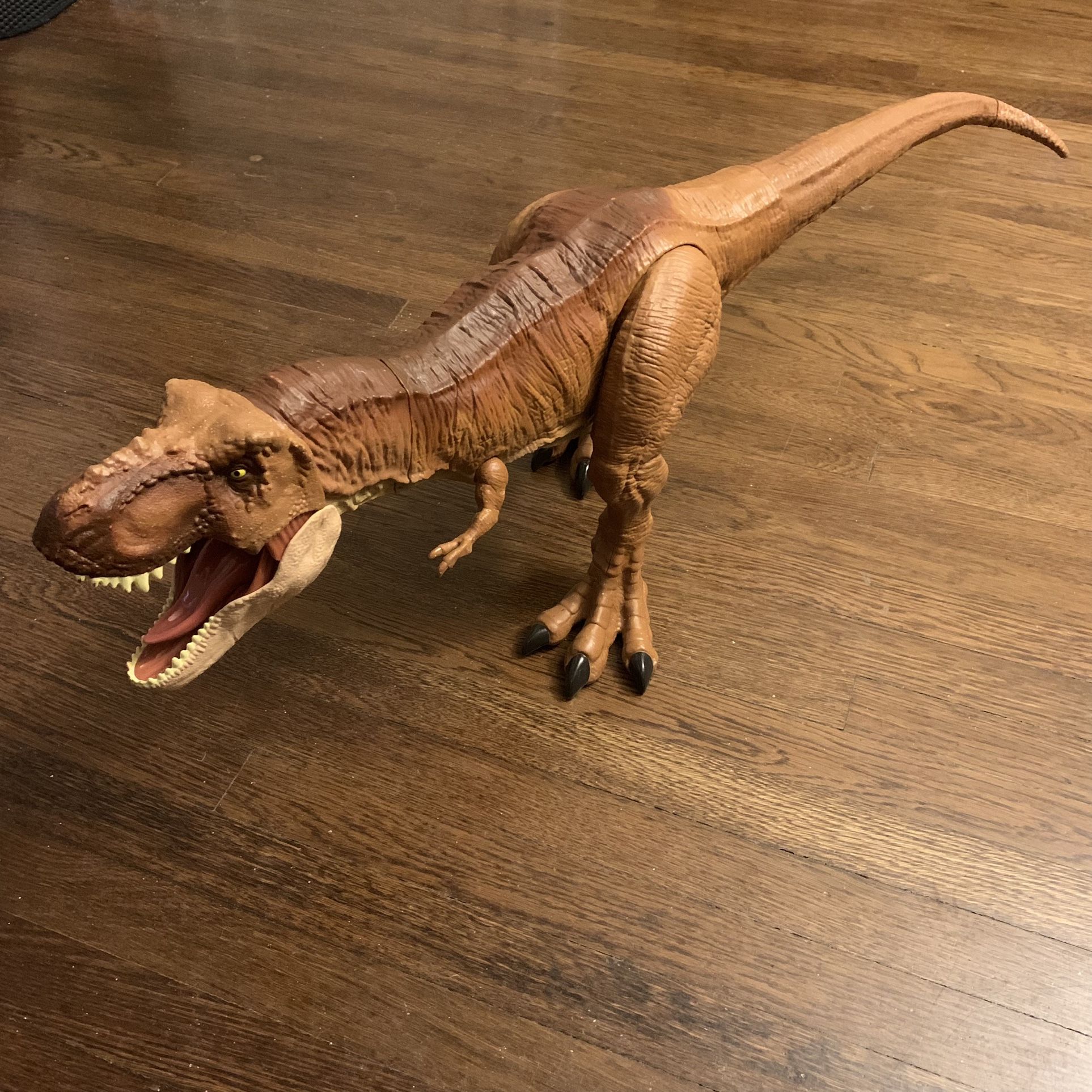 Jurassic World Super Colossal Tyrannosaurus Rex [Amazon Exclusive] Dinosaur Toy