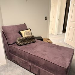 Purple Fainting Chaise With Storage 