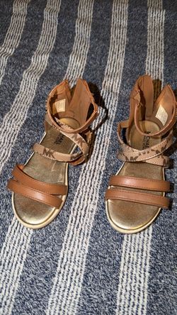 Girl sandals