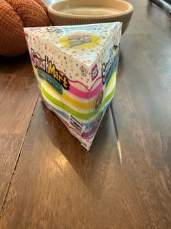 SmushMart Rainbow Layer Cake Squishy Toy