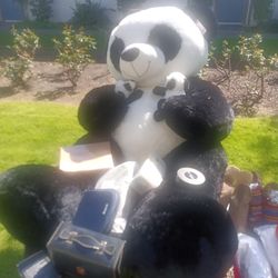 Giant Panda With Two Babies So Adorable