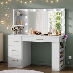 Vanity Desk with Mirror
