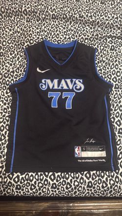 Boys size 4 Dallas mavericks jersey