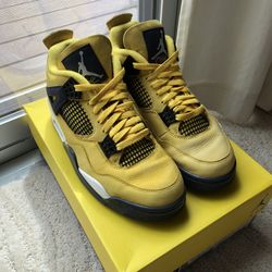 Jordan 4 Yellow Lightnings Size 9