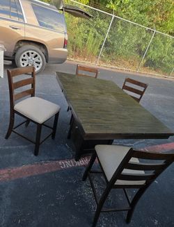 Dinning table and 4 chairs