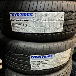 New Toyo 225/55R17 Extensa HPII Tires