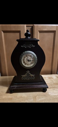 Battery Clock w/ Hiding compartment 