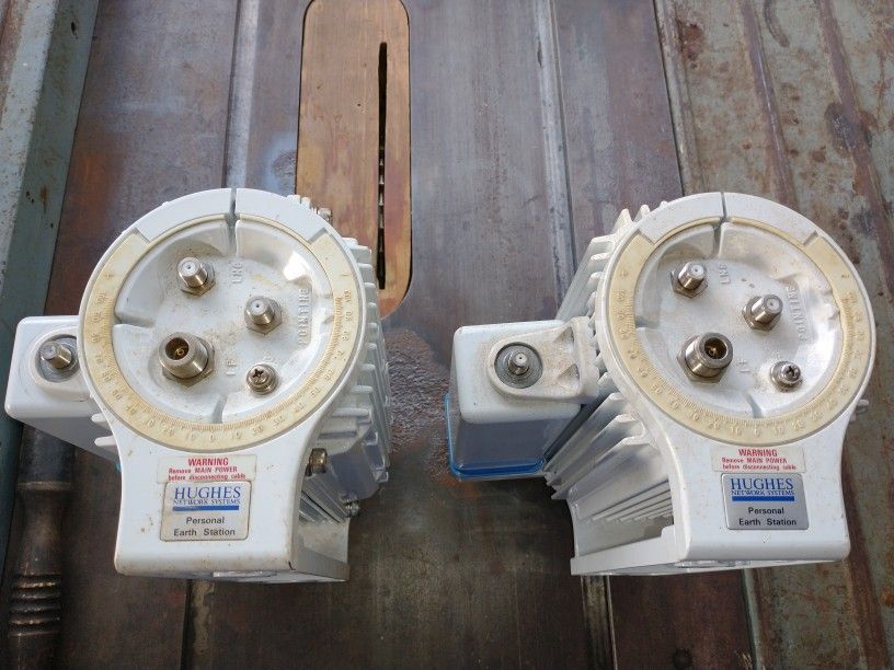 (2) Hughes Net VSAT Network Systems Personal Earth Station, Hughesnet BSCE83H03 & (3) 51 Degree Feed Horns