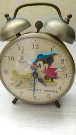 Mickey mouse clock
