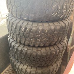 BFGoodrich Tires LT 255/75 R17 Mud-Terrain