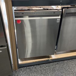 LG Stainless Steel Dishwasher 24” Wide 