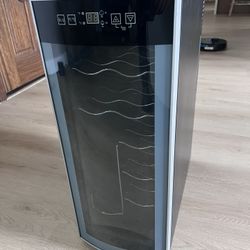 Avanti Wine Chiller/Cooler Fridge (12 Bottles)