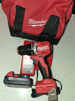 Milwaukee m18 Hammer drill compact