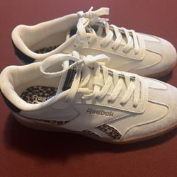 Reebok Leopard Size 8