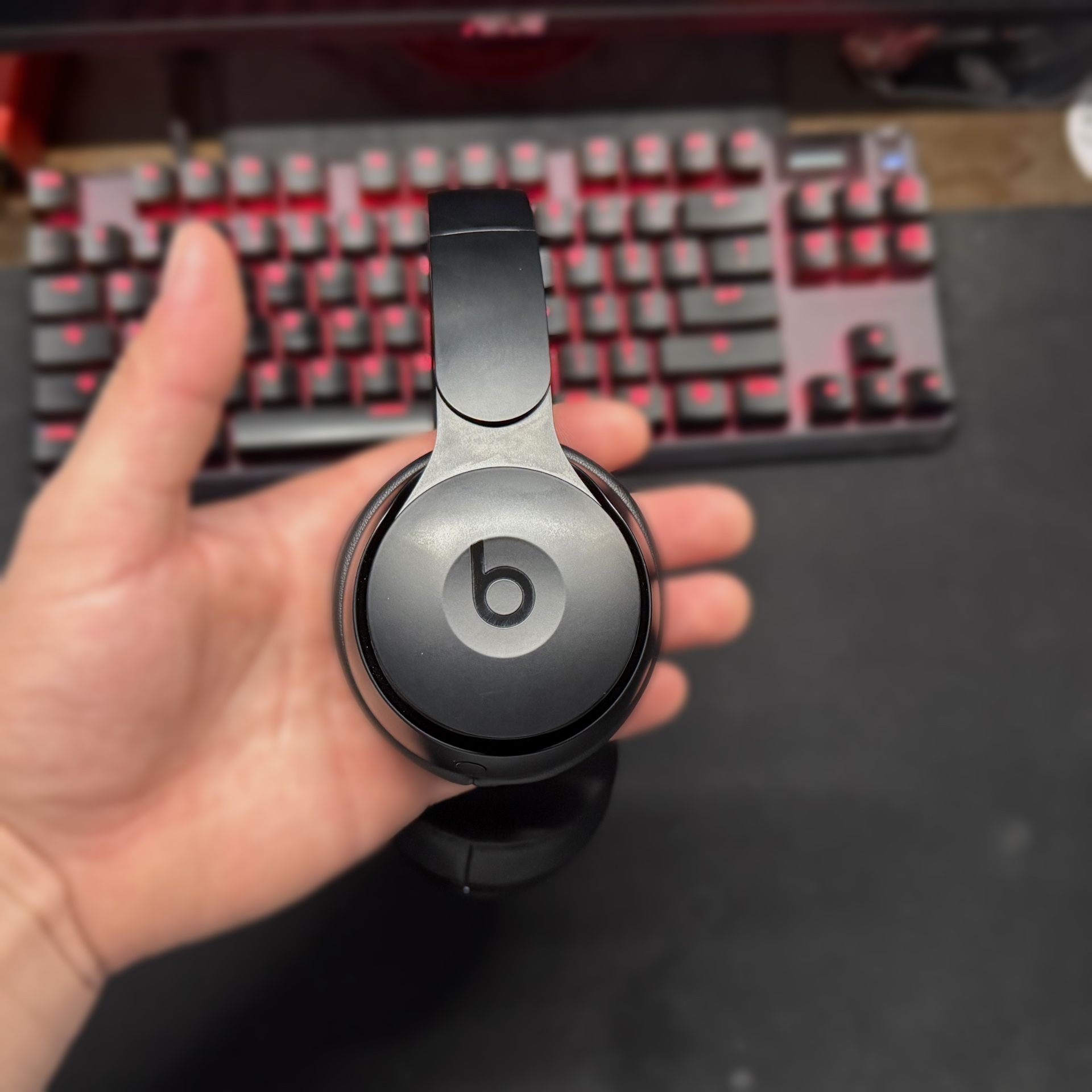 Beats - Solo Pro Wireless Headphones