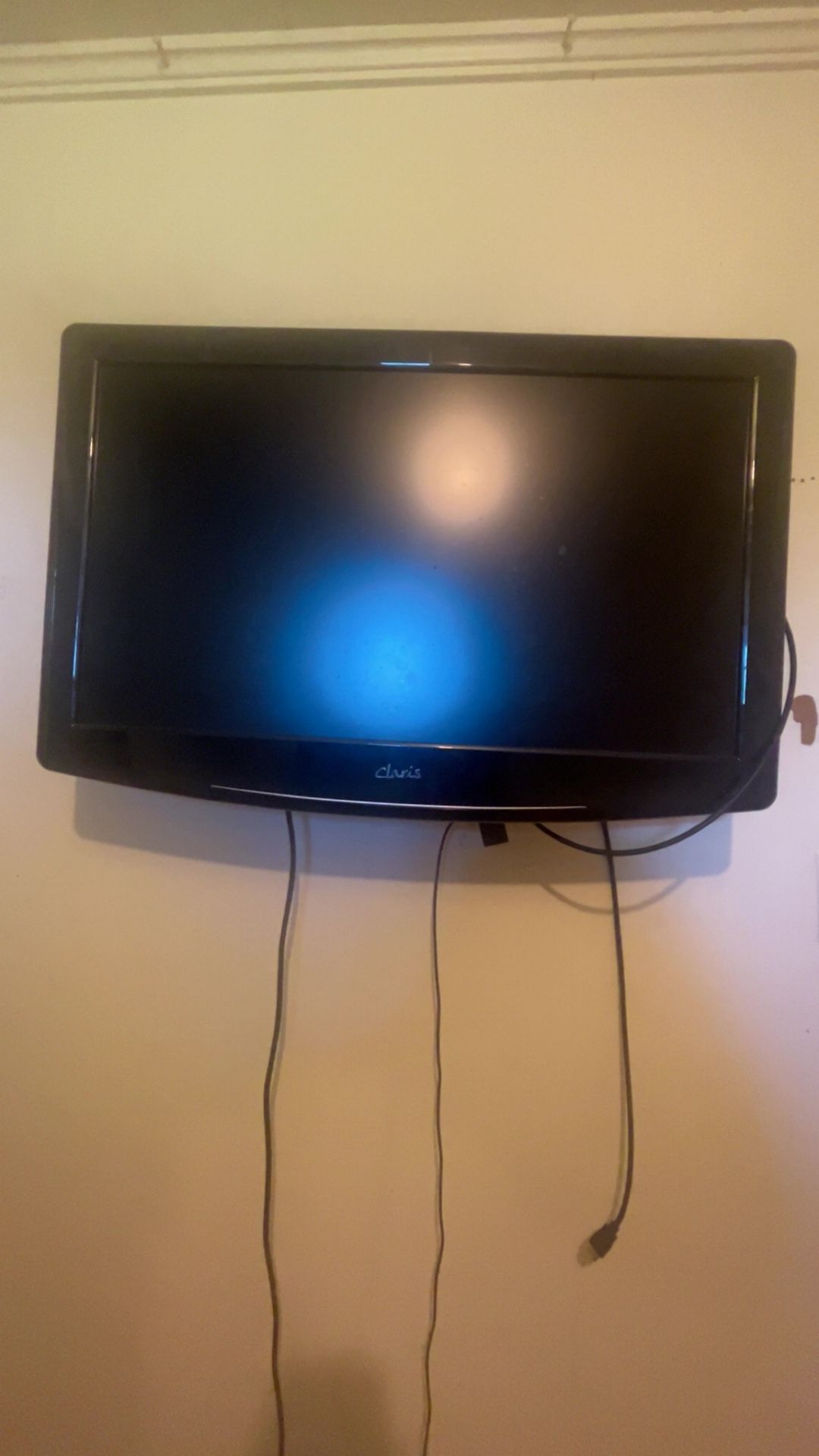 Claris 32 Inch Flat Screen Wall TV