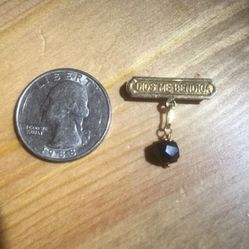 14 K Gold Brooch/Pin With Onyx Gemstone. 1.2 grams of 14k gold