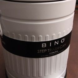 Bino Step Trash Can
