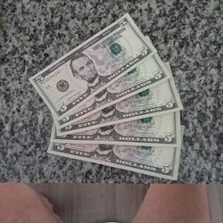 Ich verkaufe eine Serie von 5-Dollar-Sternscheinen aus den Serien 4161* bis 4165*