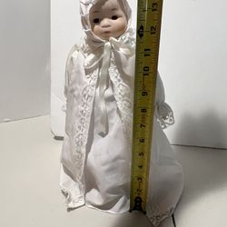 Vintage HERITAGE Musical Porcelain Baby Doll Ivory Christening Gown 15