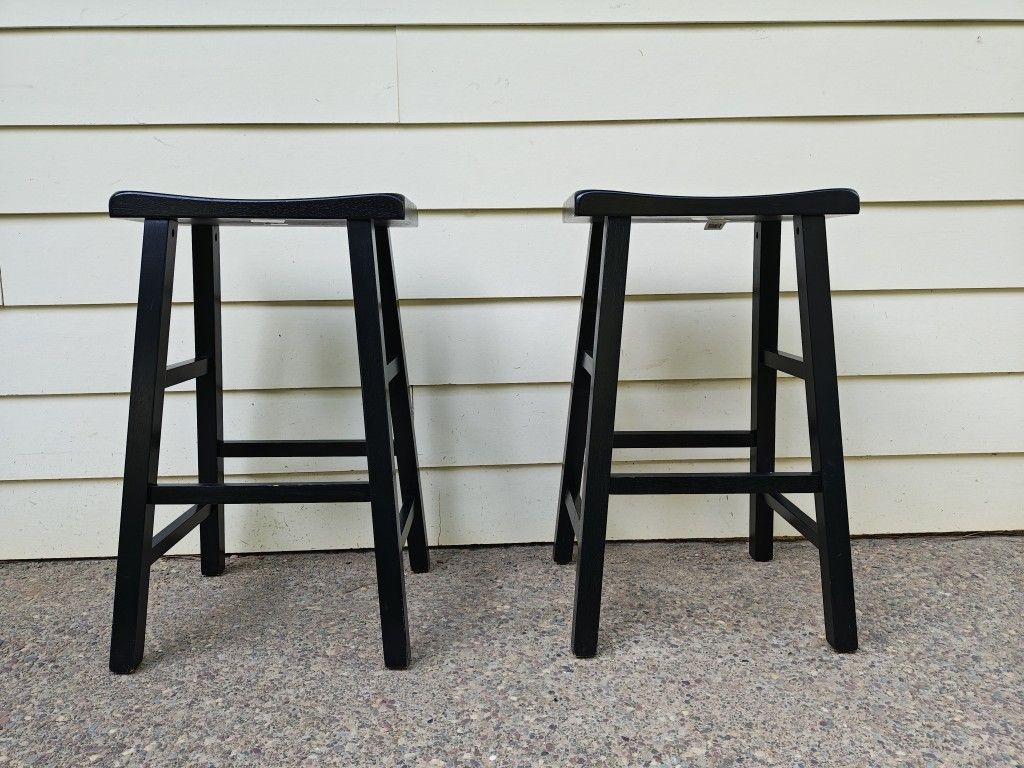 Saddle Bar Stool Chairs